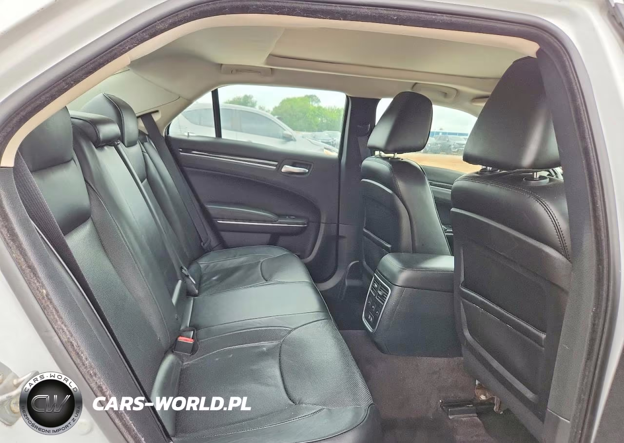 2017 Chrysler 300C VIN:2C3CCAEG5HH516544 - 10