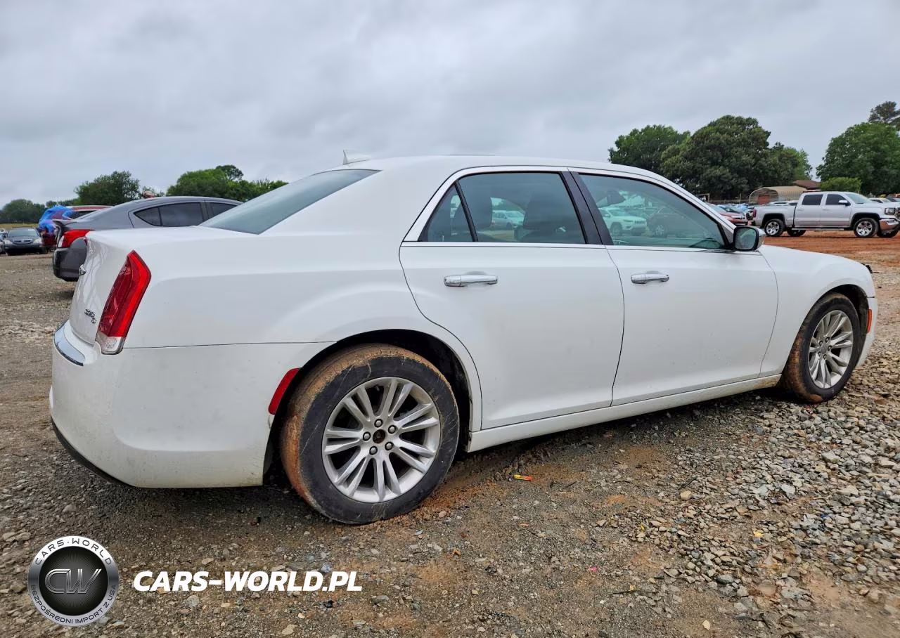 2017 Chrysler 300C VIN:2C3CCAEG5HH516544 - 3