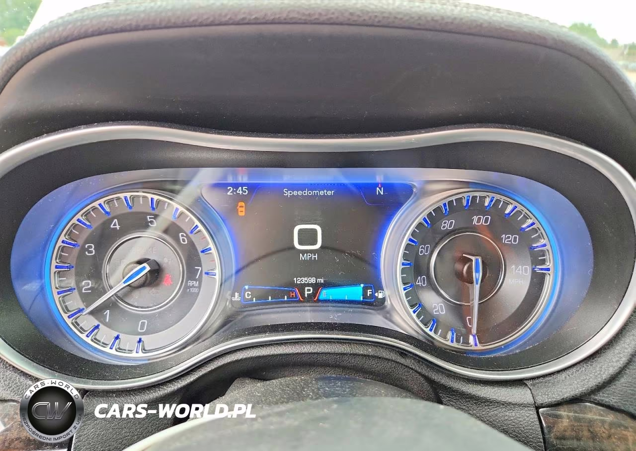 2017 Chrysler 300C VIN:2C3CCAEG5HH516544 - 9