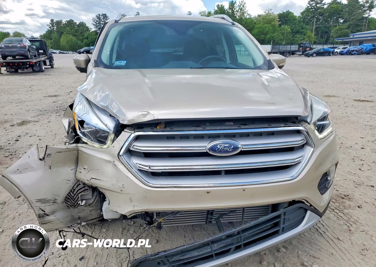 2018 Ford Escape Titanium VIN:1FMCU9J9XJUD46064 - 5