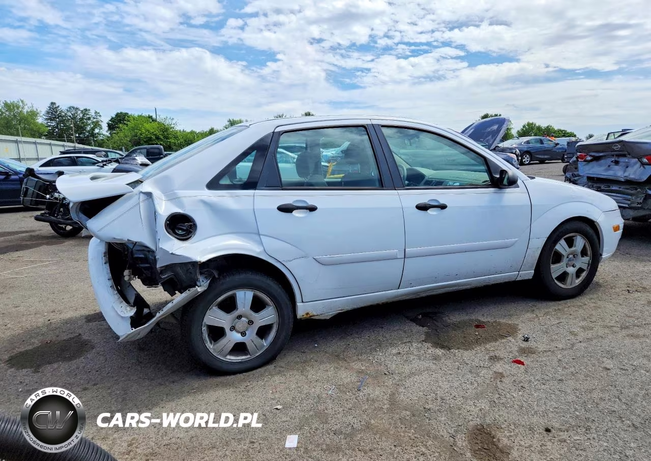 2005 Ford Focus Zx4 VIN:1FAFP34N15W182170 - 3