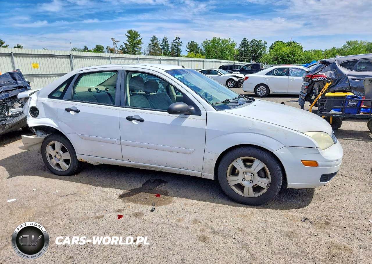 2005 Ford Focus Zx4 VIN:1FAFP34N15W182170 - 4