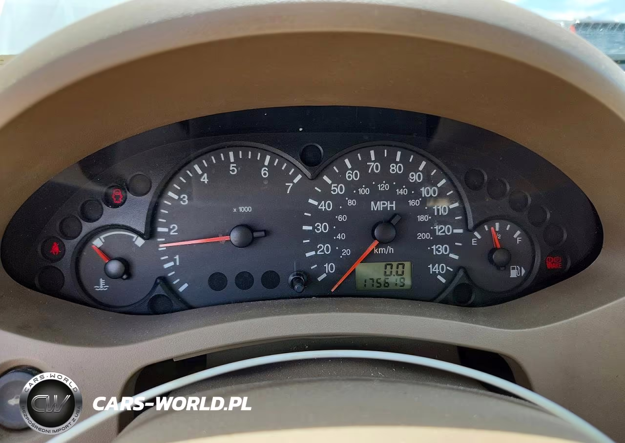 2005 Ford Focus Zx4 VIN:1FAFP34N15W182170 - 9