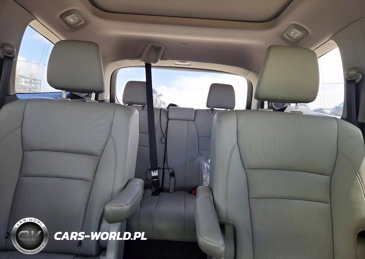 2018 Honda Pilot Elite VIN:5FNYF6H02JB009553 - 10