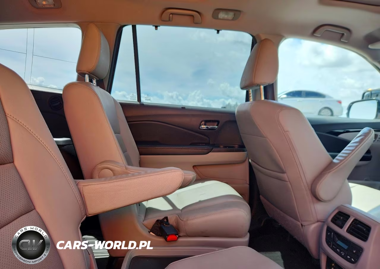 2018 Honda Pilot Elite VIN:5FNYF6H02JB009553 - 11