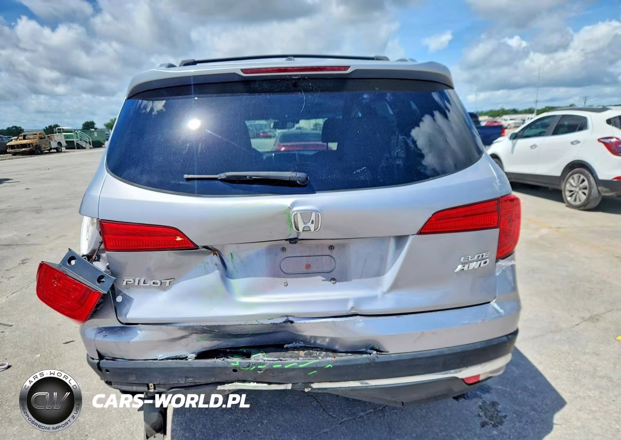 2018 Honda Pilot Elite VIN:5FNYF6H02JB009553 - 6