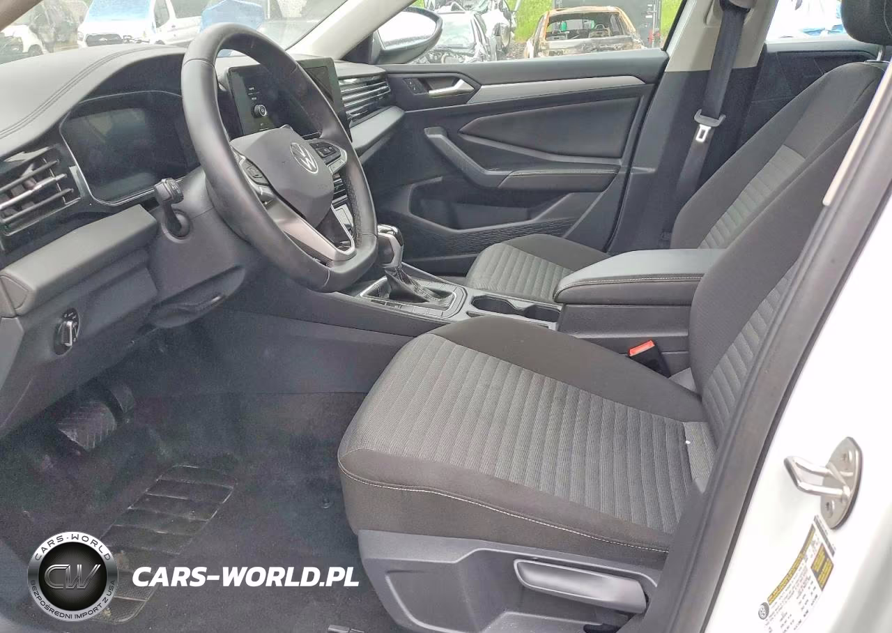 2025 Volkswagen Jetta S VIN:3VW5X7BU0SM070900 - 7