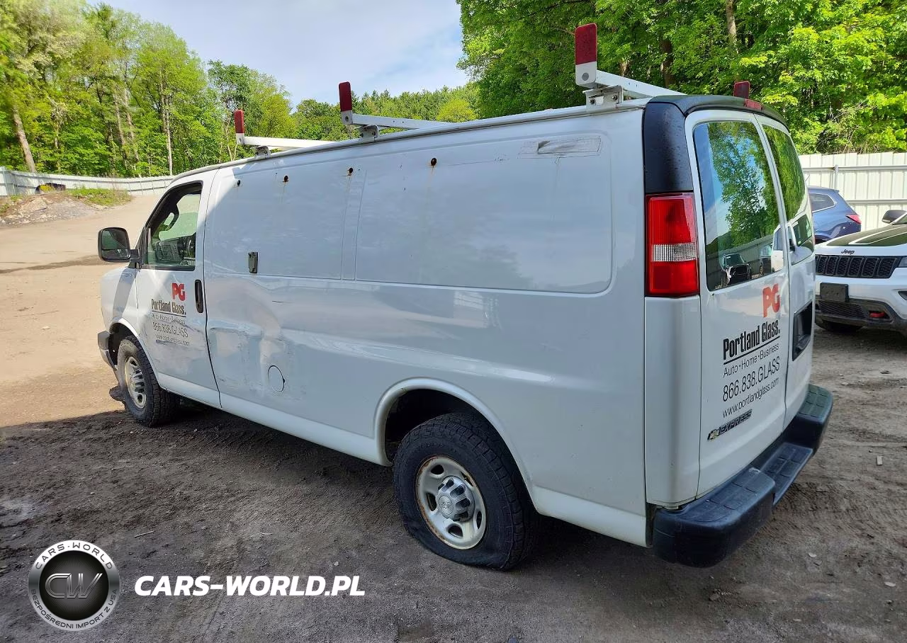 2018 Chevrolet Express 3500 Delivery Van VIN:1GCZGGFG1J1272083 - 2