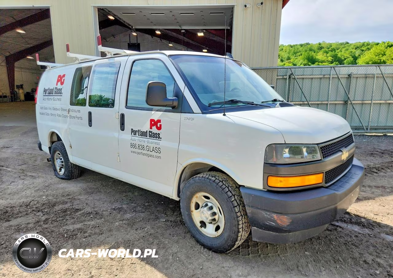 2018 Chevrolet Express 3500 Delivery Van VIN:1GCZGGFG1J1272083 - 4