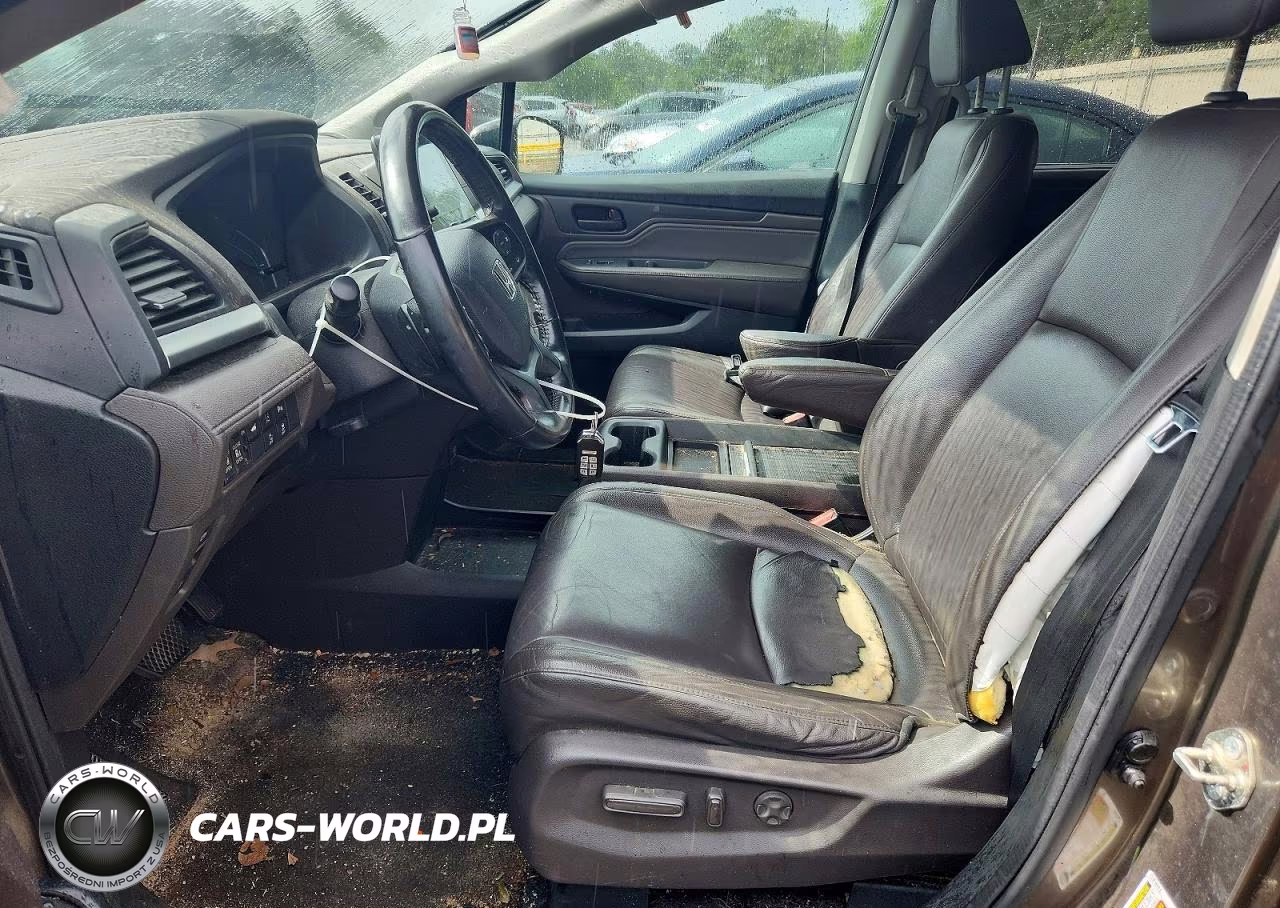 2018 Honda Odyssey Touring VIN:5FNRL6H82JB004114 - 7