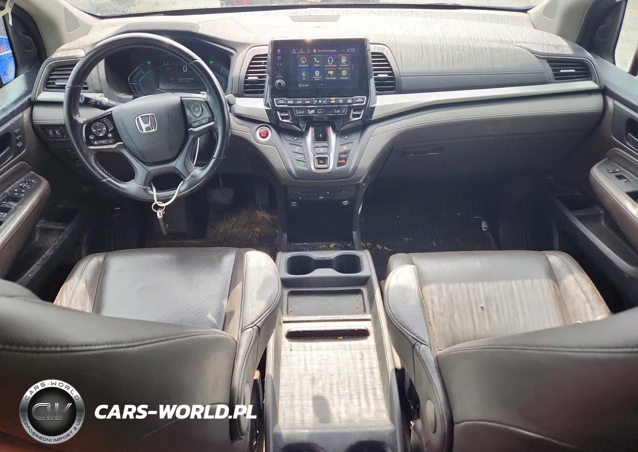 2018 Honda Odyssey Touring VIN:5FNRL6H82JB004114 - 8
