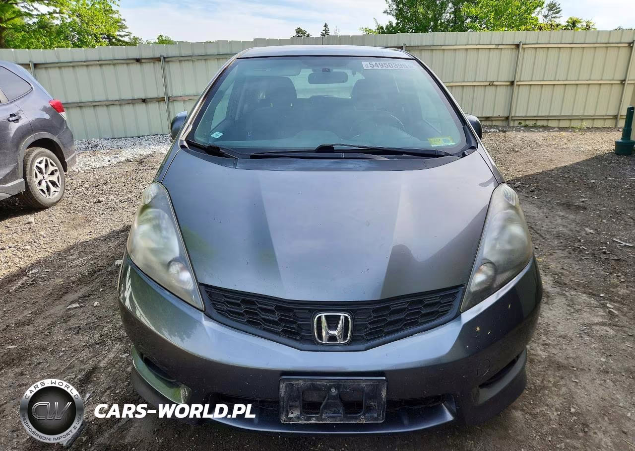 2013 Honda Fit Sport VIN:JHMGE8G59DC053718 - 5