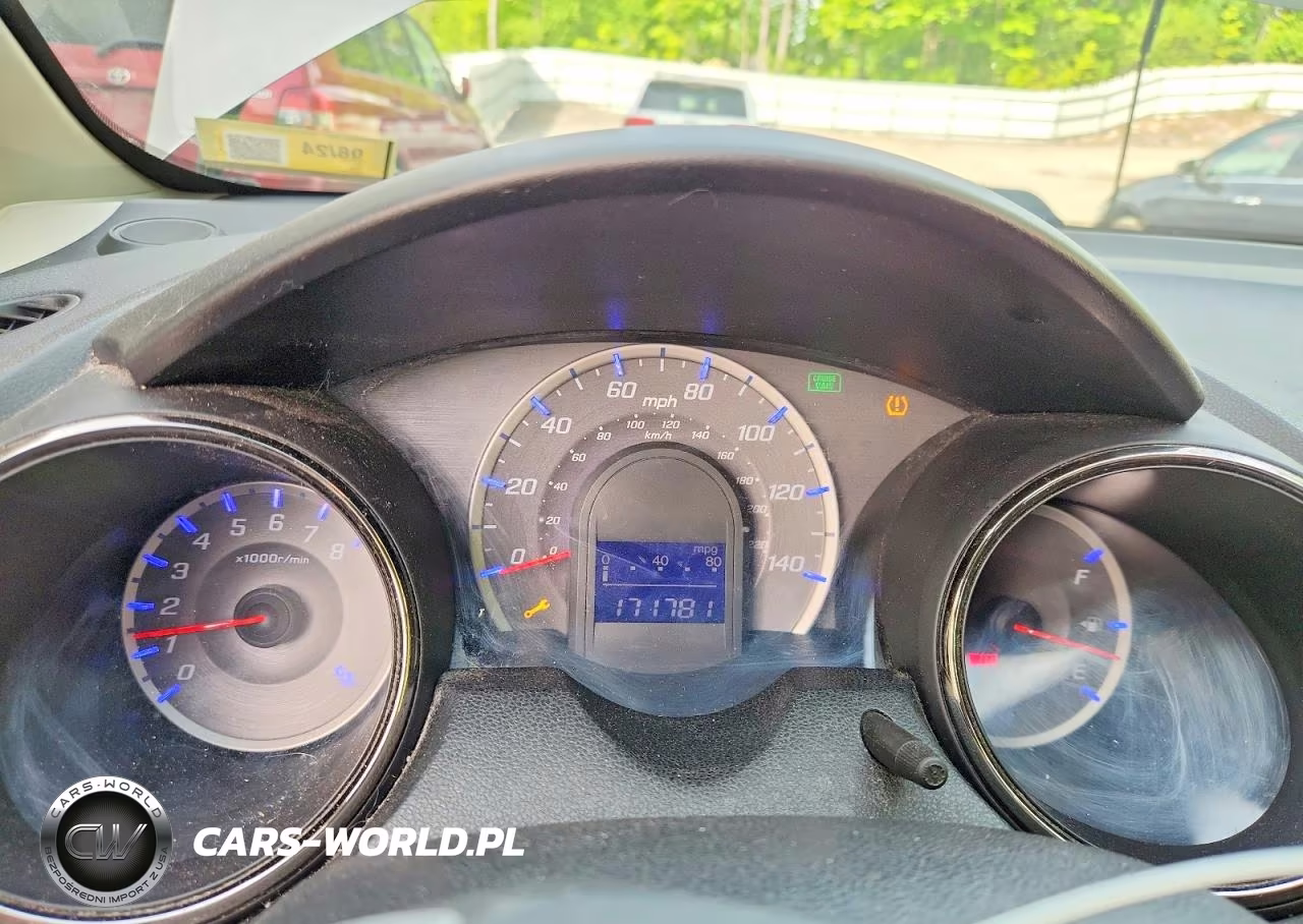 2013 Honda Fit Sport VIN:JHMGE8G59DC053718 - 9