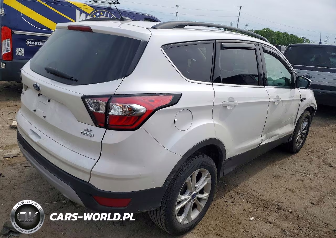 2017 Ford Escape Se VIN:1FMCU0GDXHUE06667 - 3