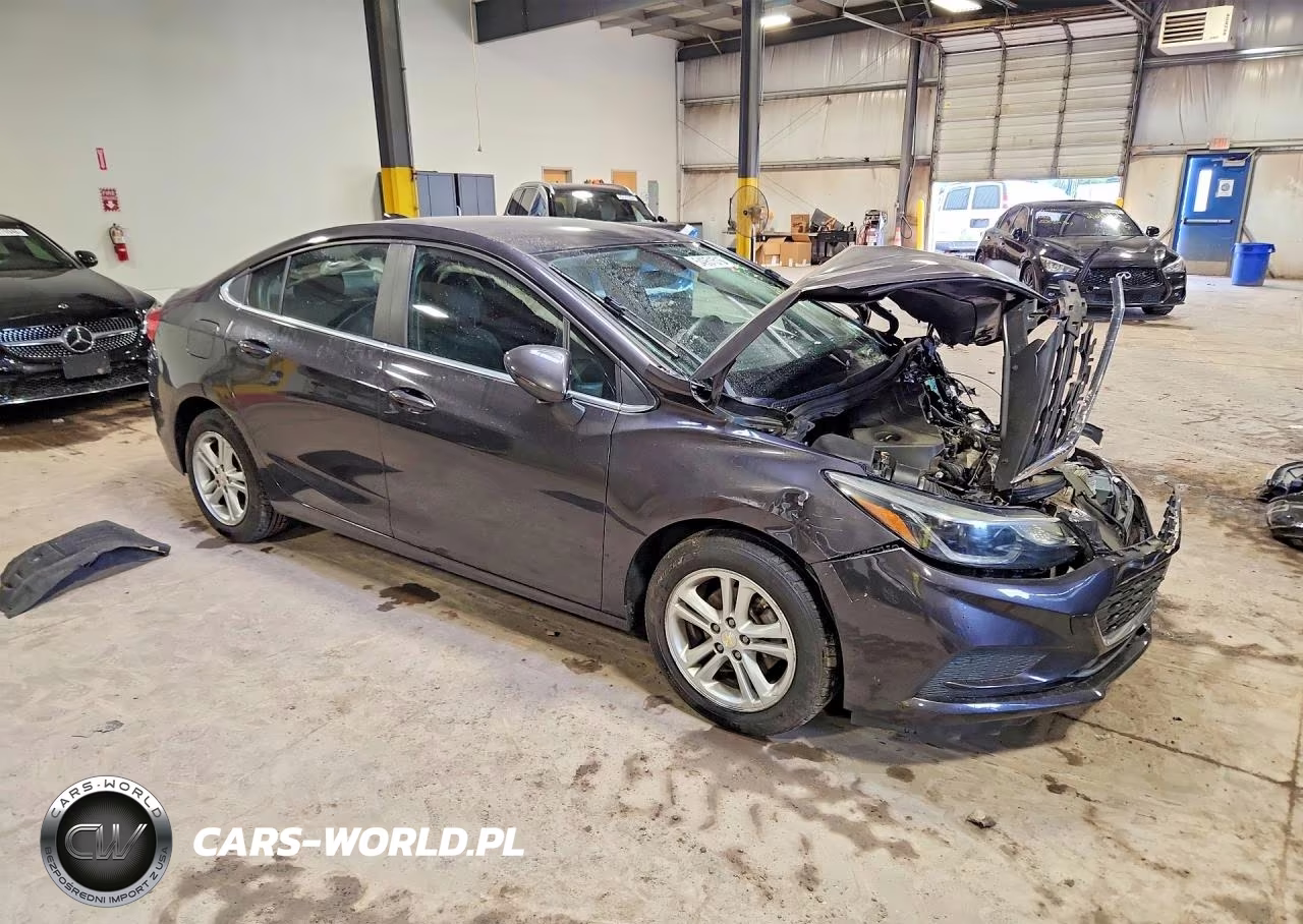 2017 Chevrolet Cruze Lt VIN:1G1BE5SM1H7177644 - 4