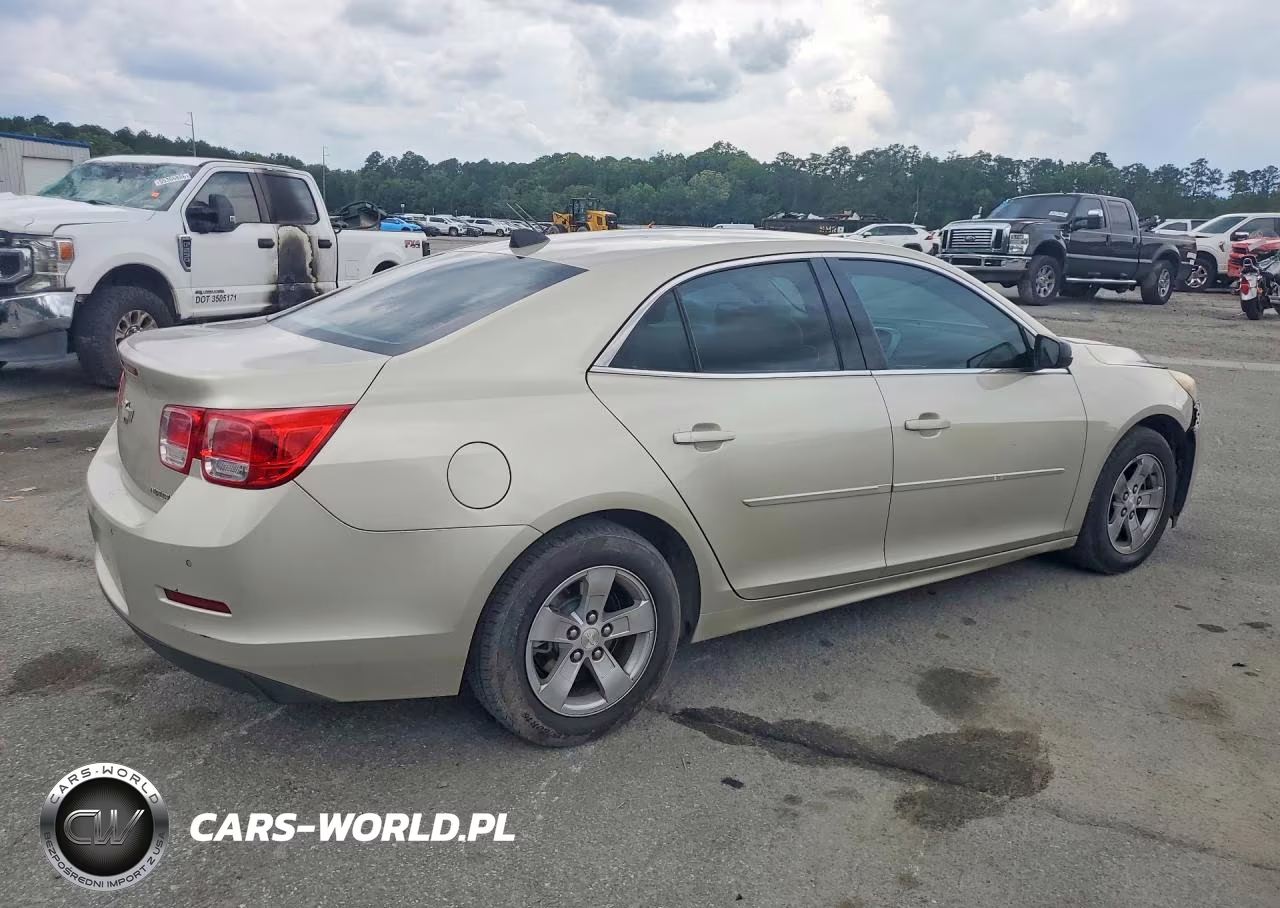 2013 Chevrolet Malibu Ls VIN:1G11B5SA1DF313782 - 3