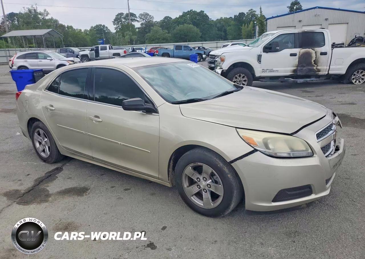 2013 Chevrolet Malibu Ls VIN:1G11B5SA1DF313782 - 4
