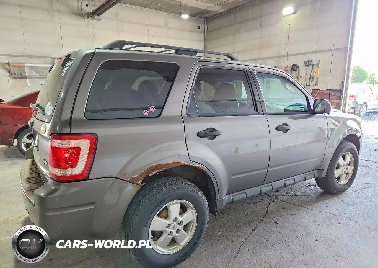 2010 Ford Escape Xlt VIN:1FMCU0DG0AKD26052 - 3