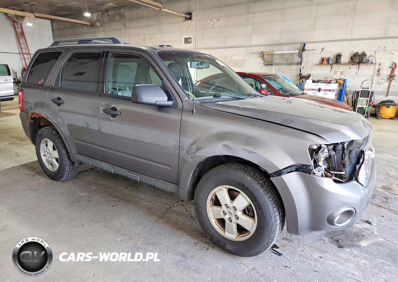 2010 Ford Escape Xlt VIN:1FMCU0DG0AKD26052 - 4