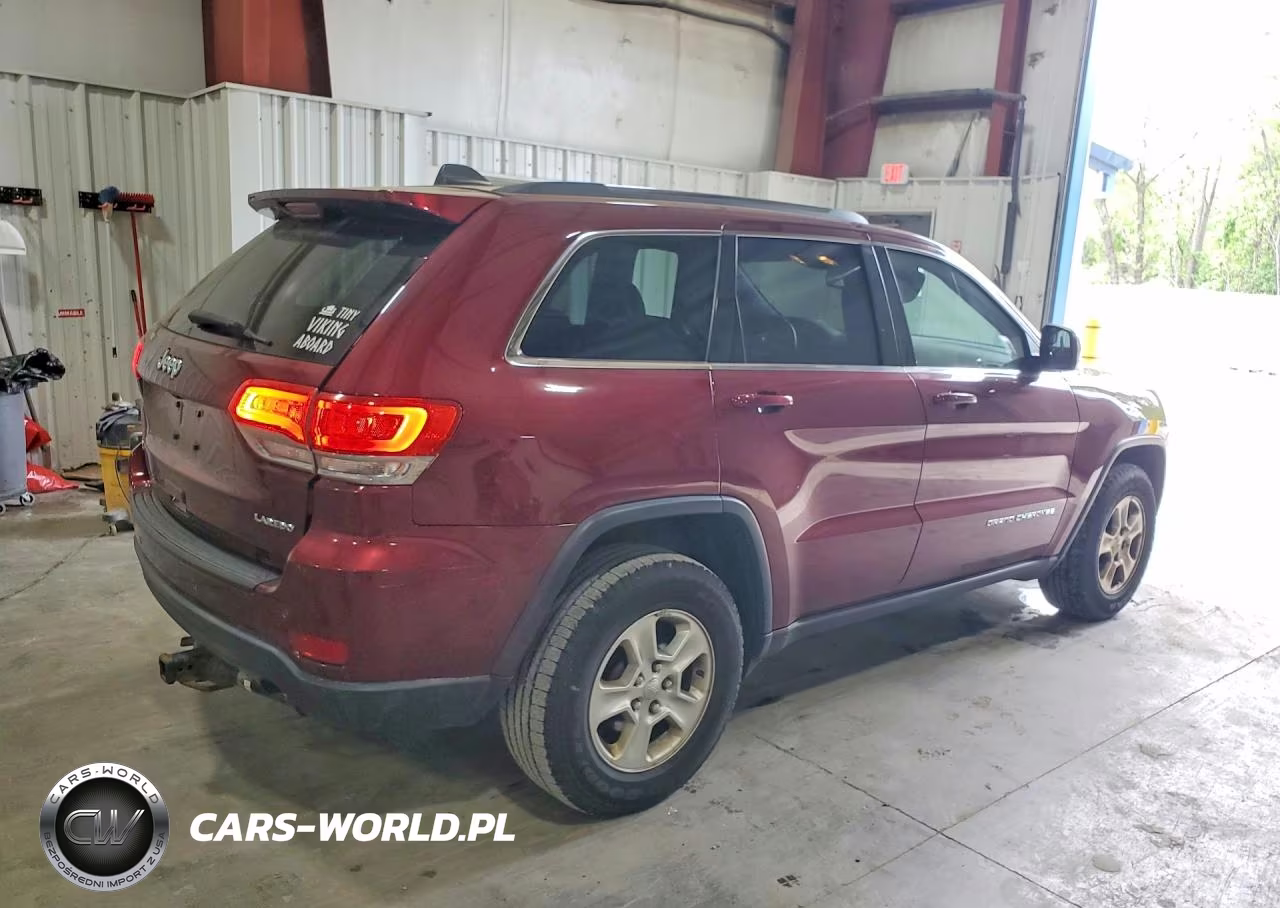 2016 Jeep Grand Cherokee Laredo VIN:1C4RJFAG4GC305061 - 3