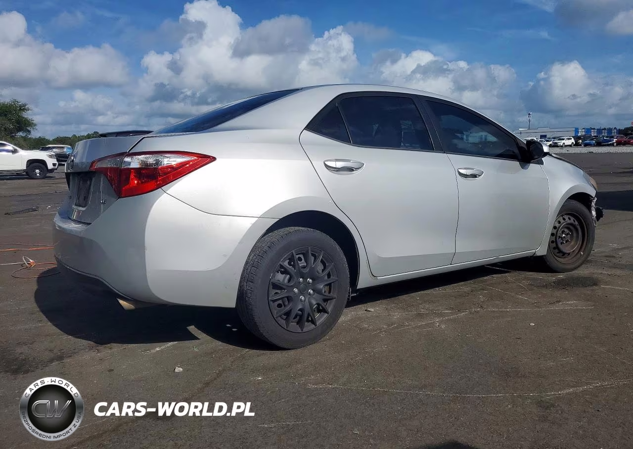 2014 Toyota Corolla Le VIN:2T1BURHE2EC216298 - 3