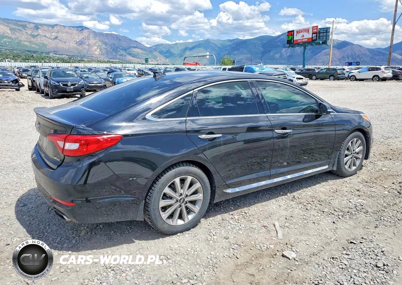 2016 Hyundai Sonata Limited VIN:5NPE34AF7GH366980 - 3