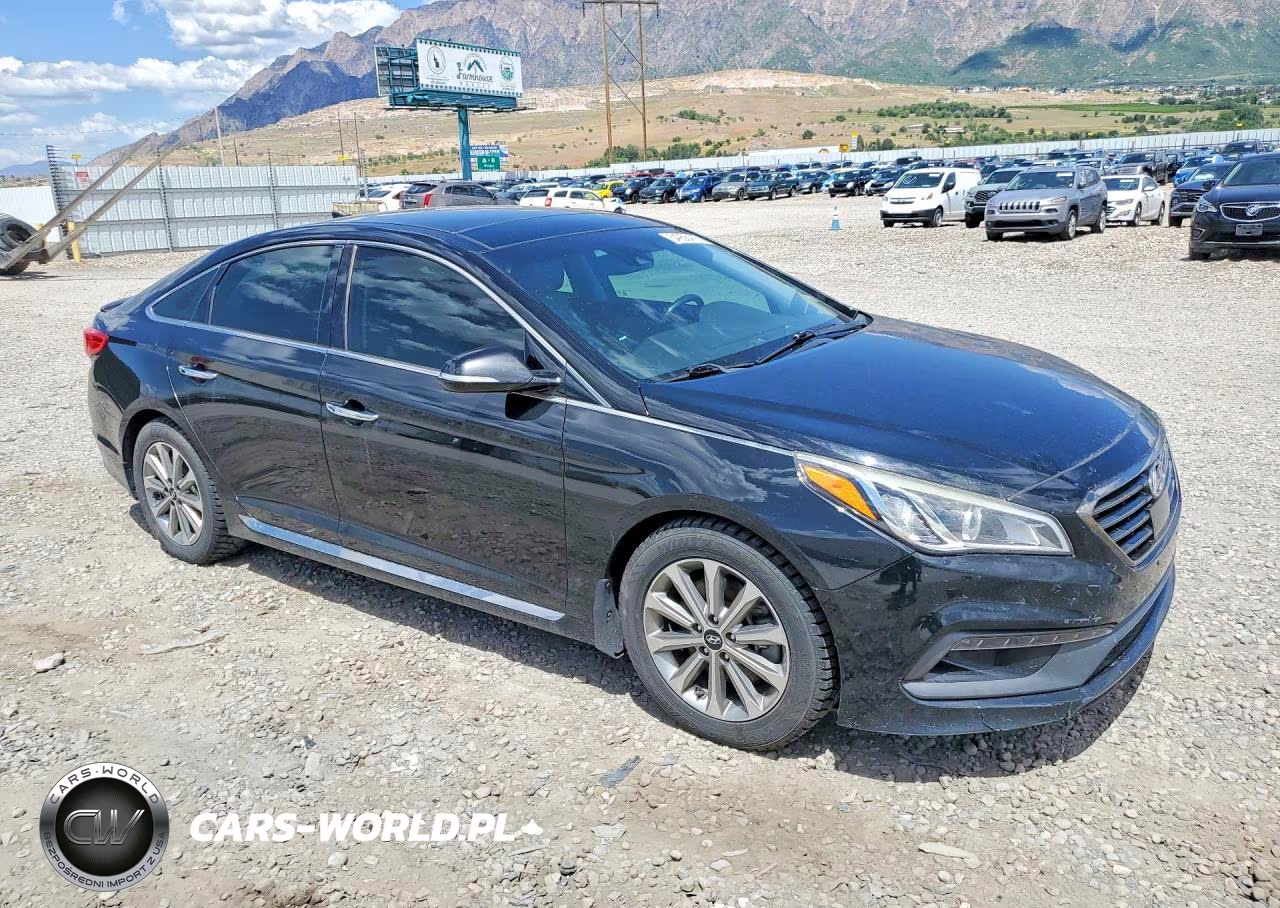 2016 Hyundai Sonata Limited VIN:5NPE34AF7GH366980 - 4