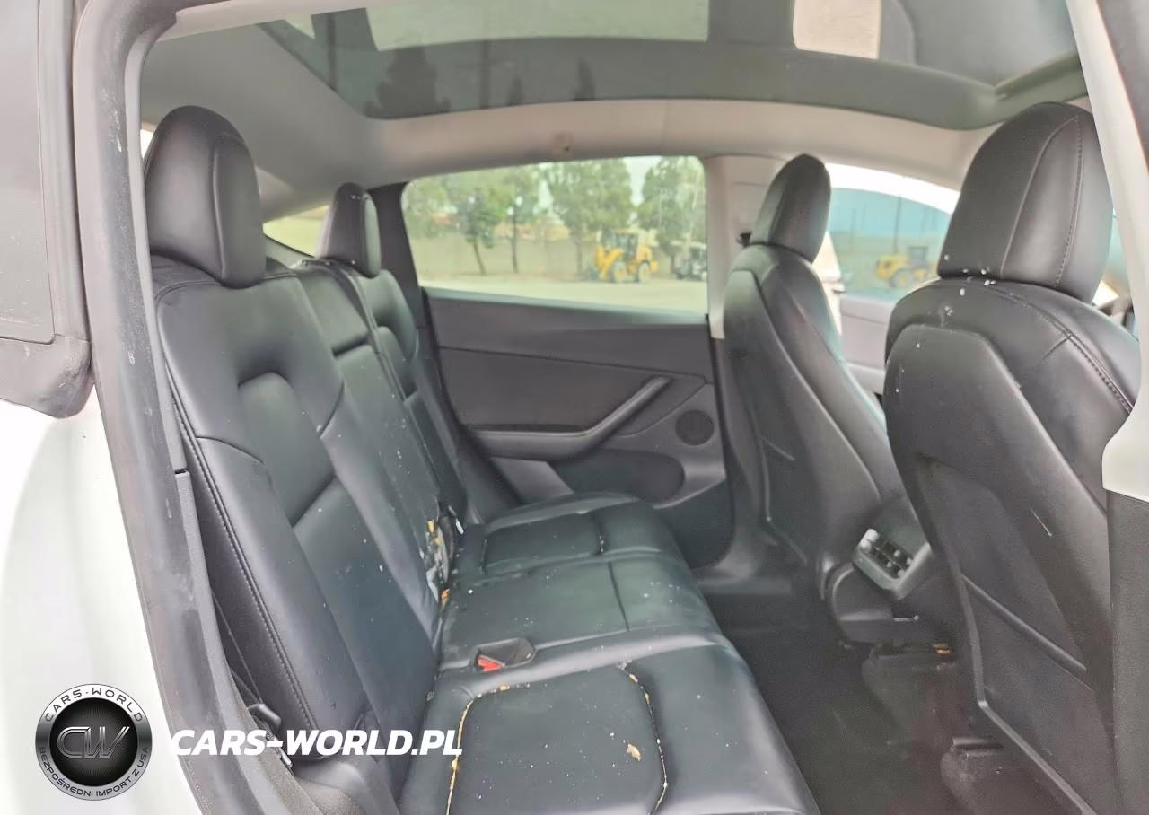 2021 Tesla Model Y VIN:5YJYGAEE6MF243747 - 10