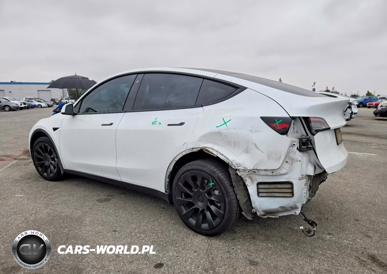 2021 Tesla Model Y VIN:5YJYGAEE6MF243747 - 2