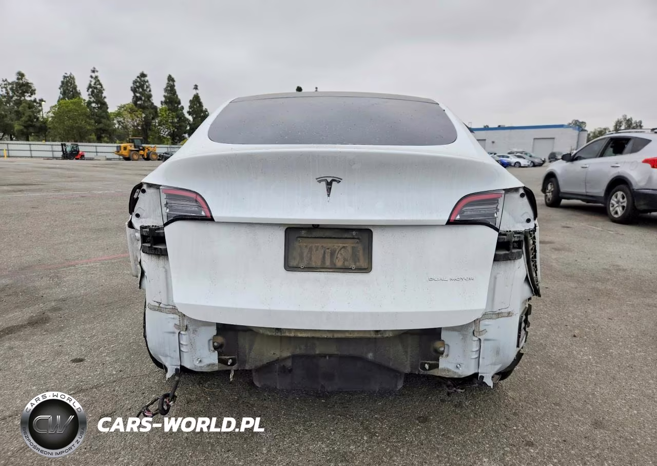 2021 Tesla Model Y VIN:5YJYGAEE6MF243747 - 6