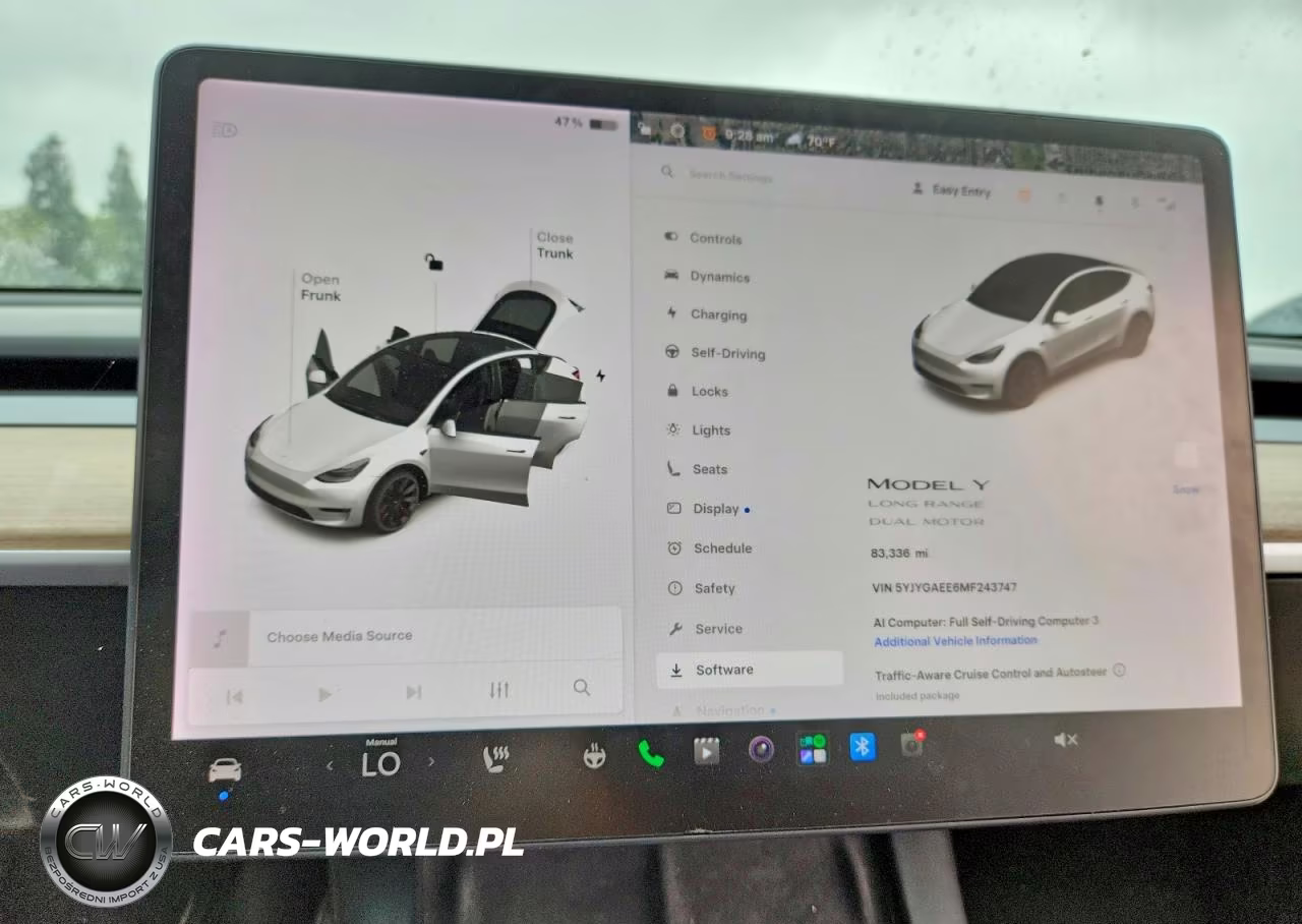 2021 Tesla Model Y VIN:5YJYGAEE6MF243747 - 9