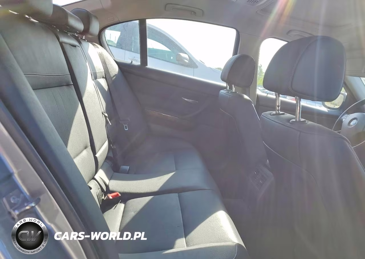 2010 BMW 328 Xi VIN:WBAPK7C50AA460793 - 10