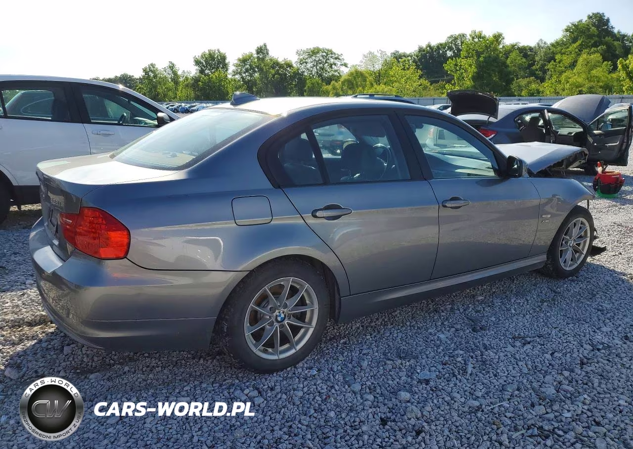 2010 BMW 328 Xi VIN:WBAPK7C50AA460793 - 3