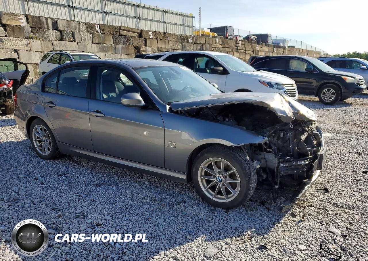 2010 BMW 328 Xi VIN:WBAPK7C50AA460793 - 4