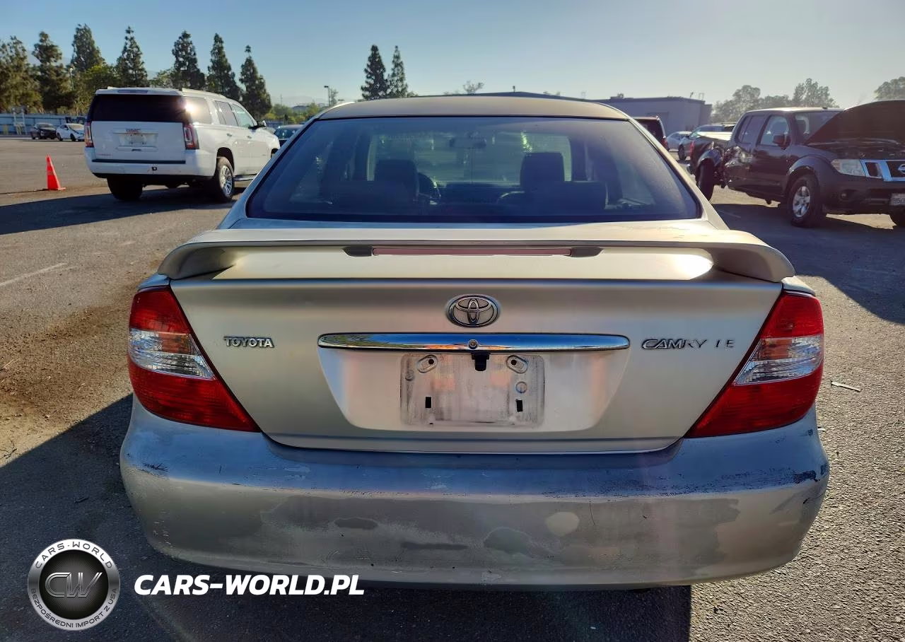 2002 Toyota Camry Le VIN:JTDBE32K120101853 - 6