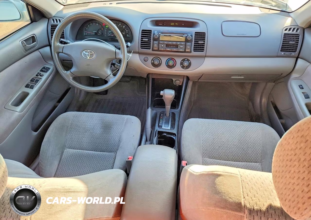 2002 Toyota Camry Le VIN:JTDBE32K120101853 - 8