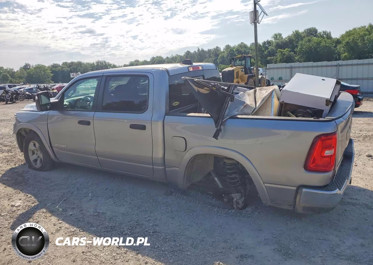 2025 Ram 1500 Big Horn VIN:1C6RREFG2SN570013 - 2