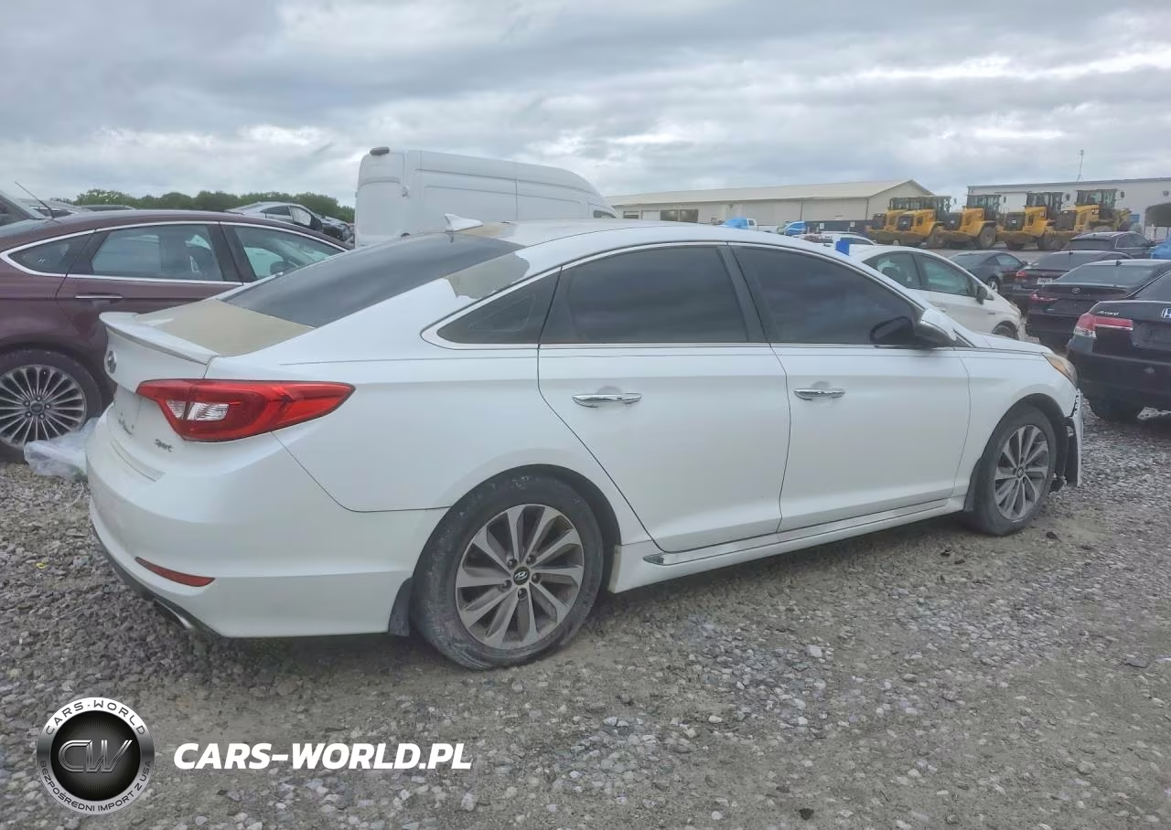 2015 Hyundai Sonata Sport VIN:5NPE34AF0FH103969 - 3