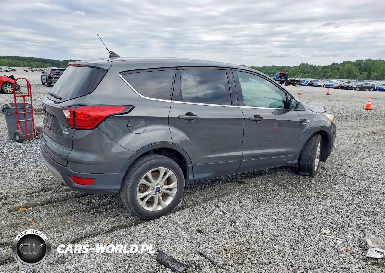 2019 Ford Escape Se VIN:1FMCU0GD7KUB11601 - 3