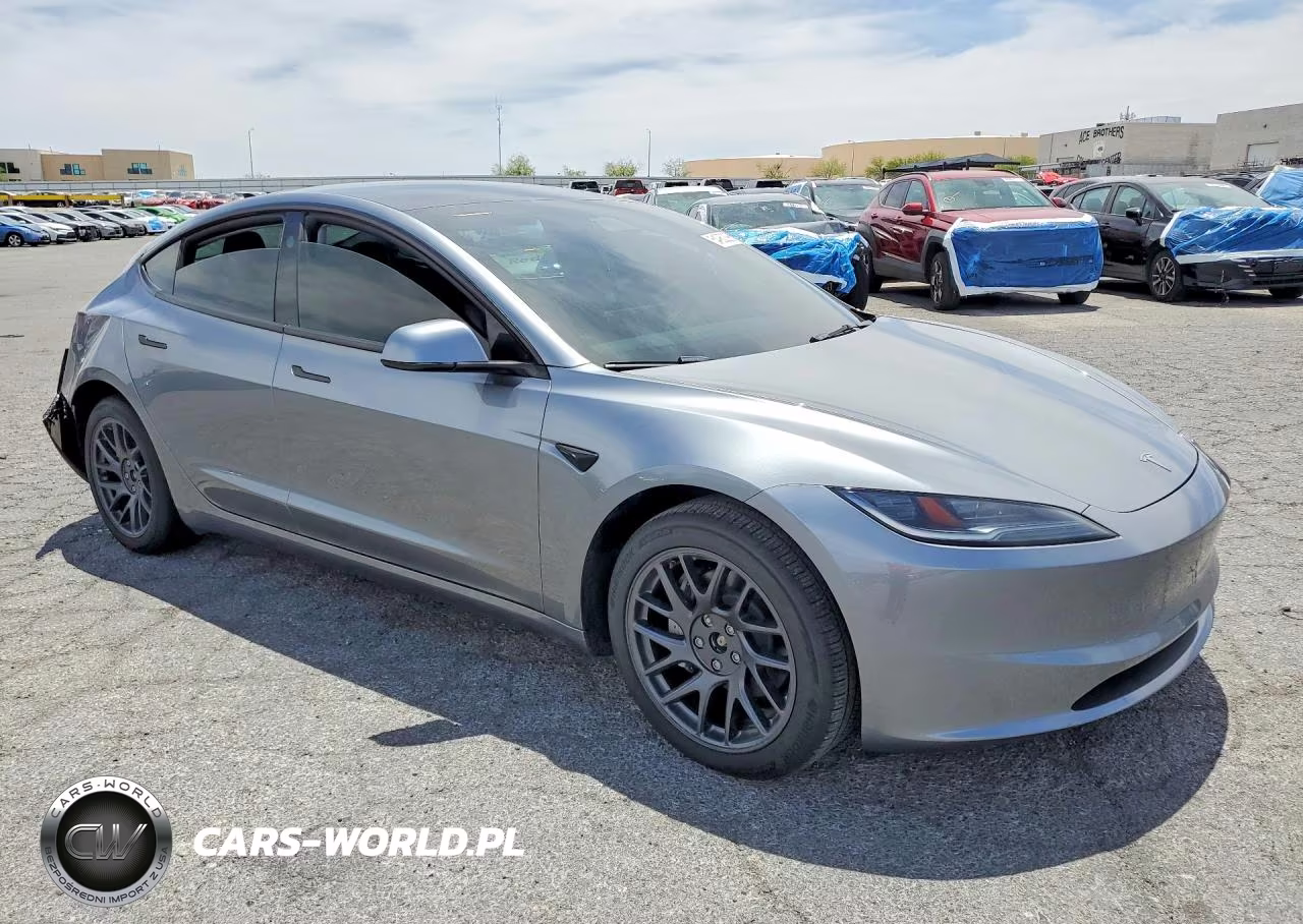 2025 Tesla Model 3 VIN:5YJ3E1EB1SF937183 - 4