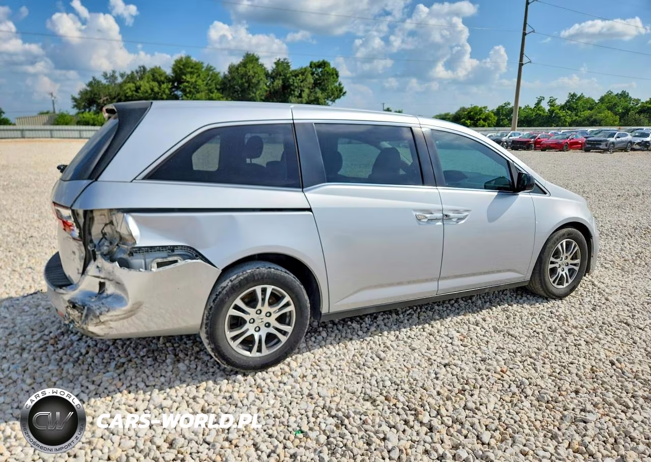 2013 Honda Odyssey Ex VIN:5FNRL5H44DB089808 - 3
