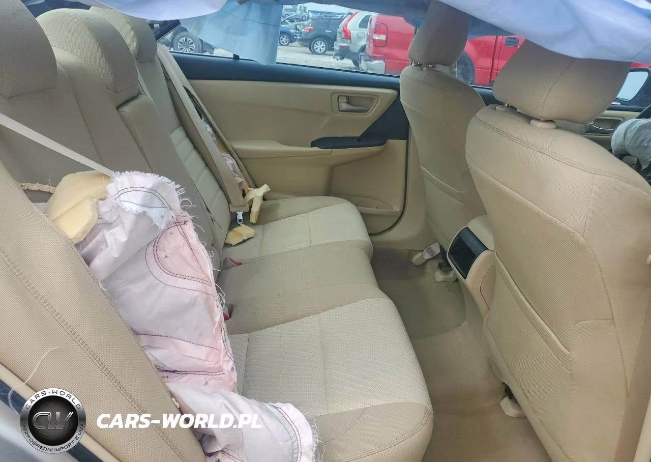 2016 Toyota Camry Le VIN:4T4BF1FK7GR537930 - 10