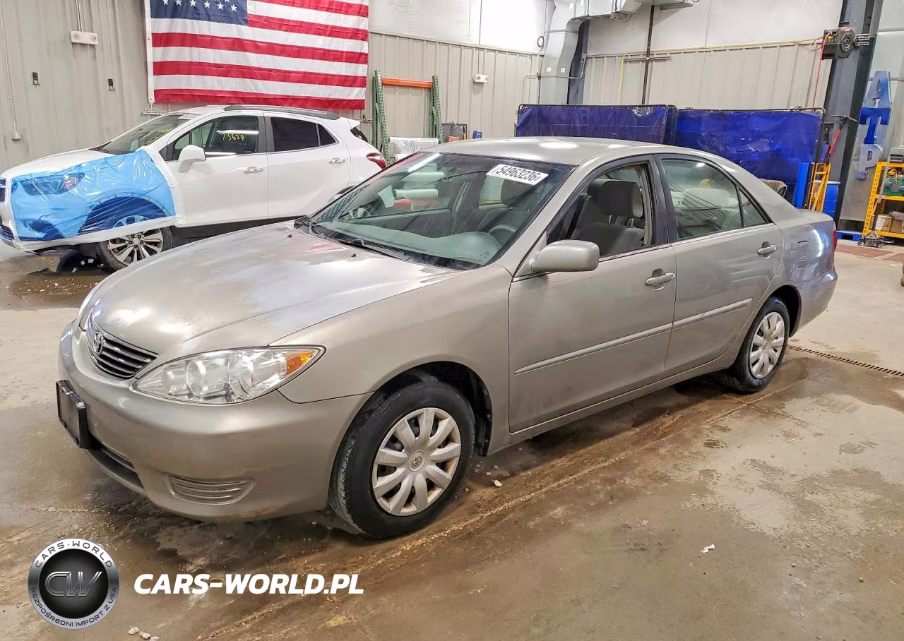 2005 Toyota Camry Le – zdjęcie 1 z 12