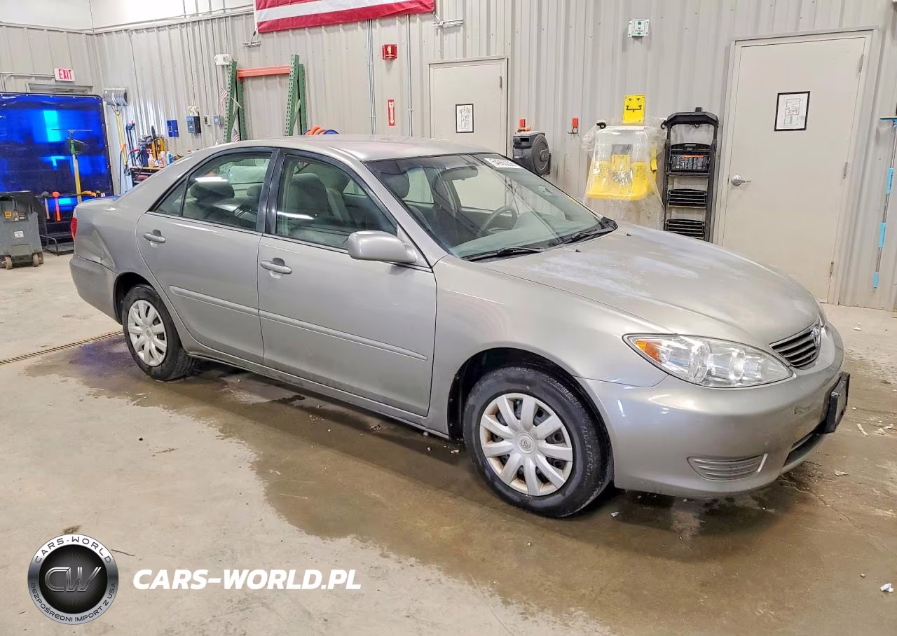 2005 Toyota Camry Le VIN:4T1BE32K95U575882 - 4