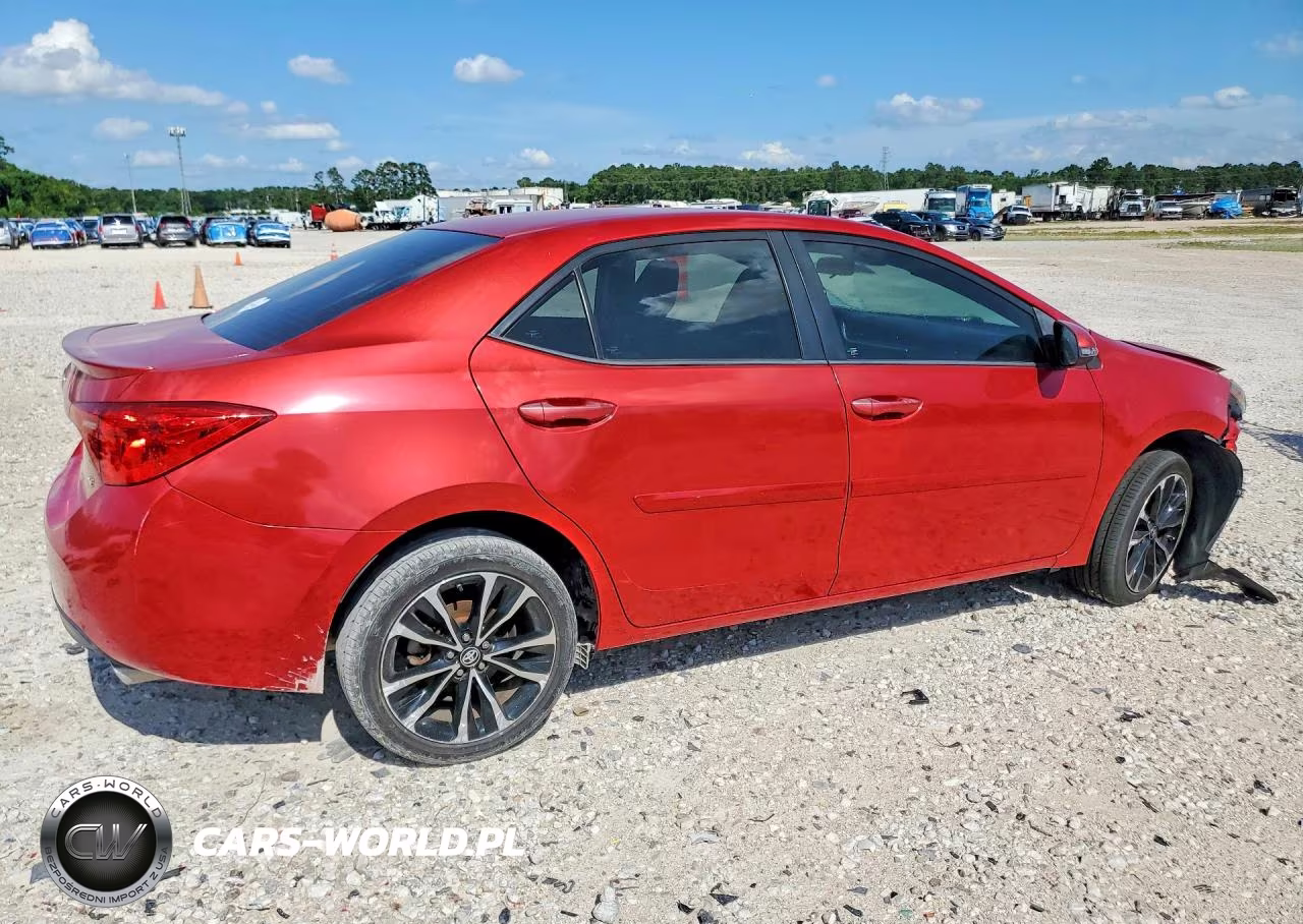 2018 Toyota Corolla Se VIN:5YFBURHEXJP756654 - 3