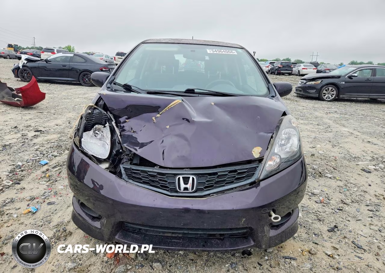 2013 Honda Fit Sport VIN:JHMGE8H55DC047896 - 5