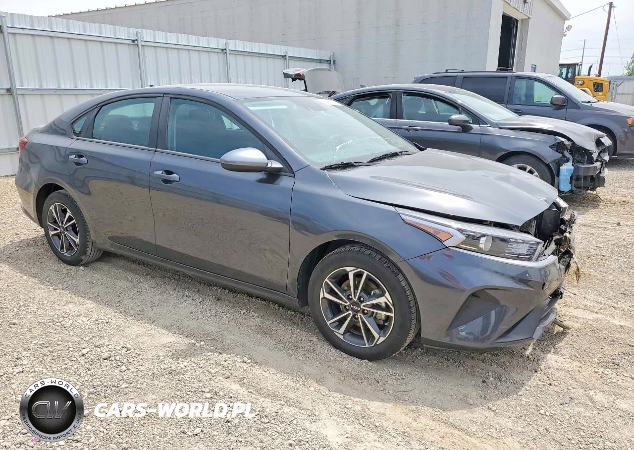 2024 Kia Forte Lxs VIN:3KPF24AD5RE839756 - 4