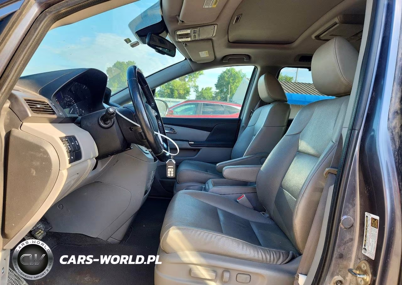 2016 Honda Odyssey Touring VIN:5FNRL5H95GB083323 - 7