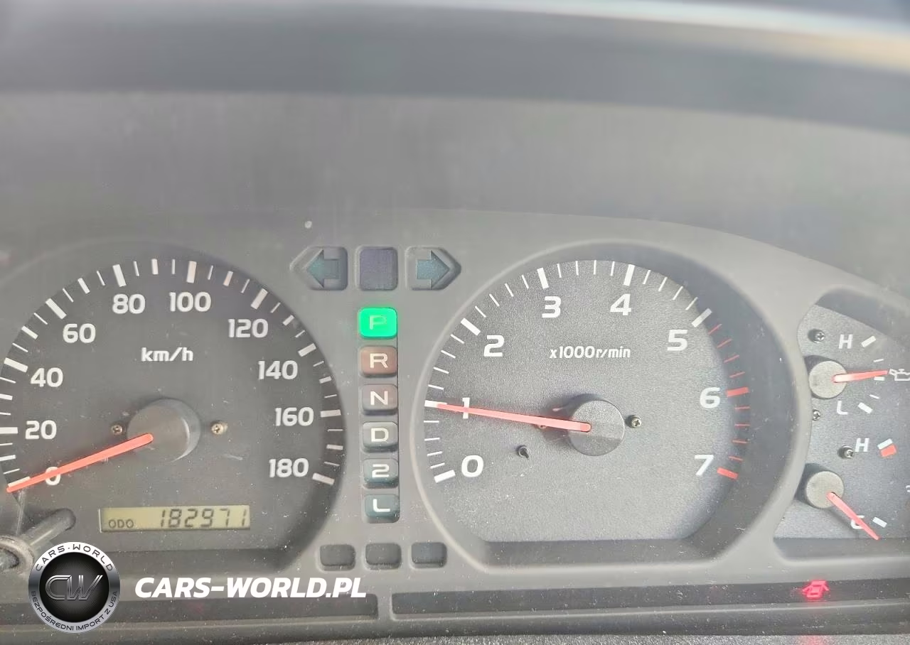1999 Toyota Landcruiser VIN:UZJ1000089723 - 9