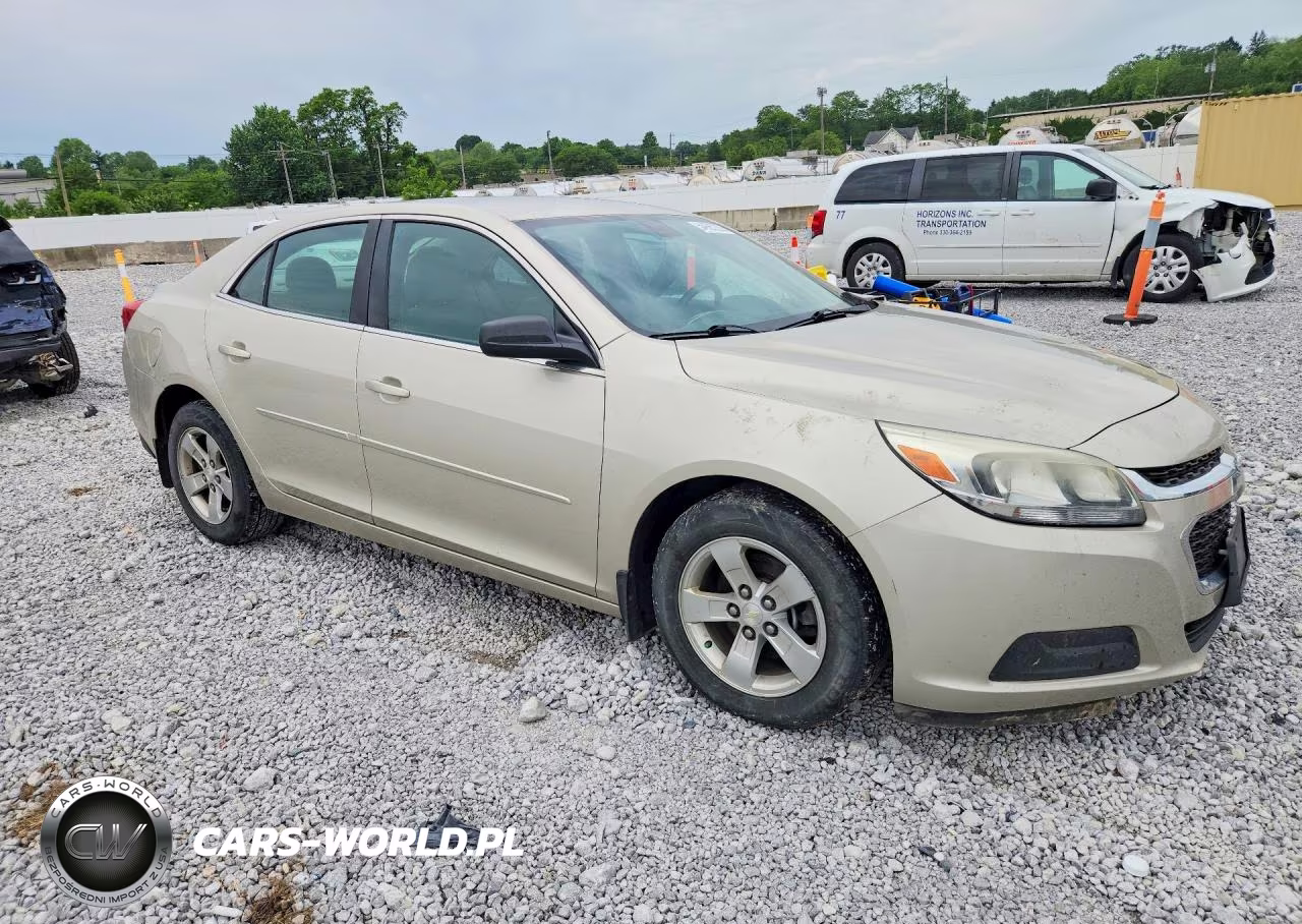 2015 Chevrolet Malibu Ls VIN:1G11B5SL1FF180980 - 4